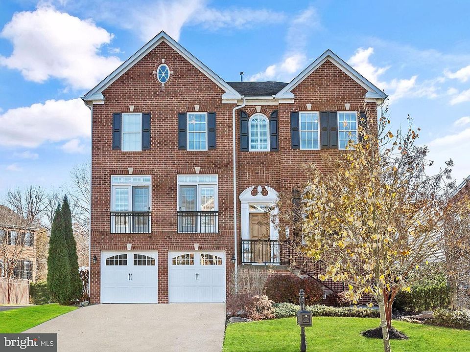 1st image of 223 Bowen Ct