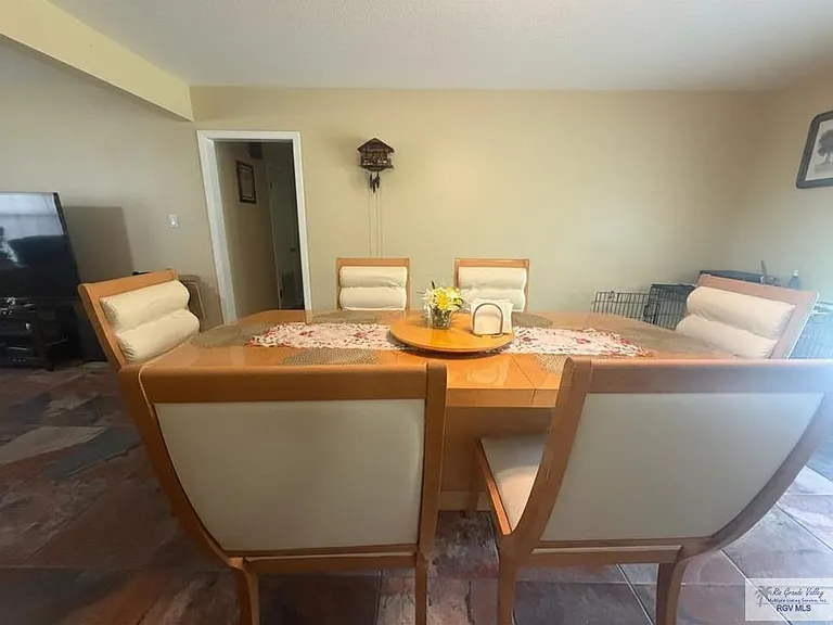 433 Fairwind Dr — Photo 4