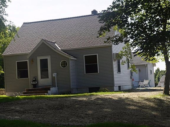 3rd image of 440 2nd Ave SE