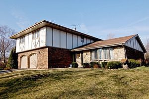 1st image of 300 Woburn Ln