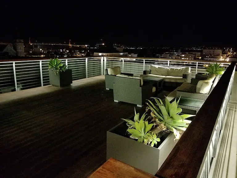 Pacific Terrace — Photo 22