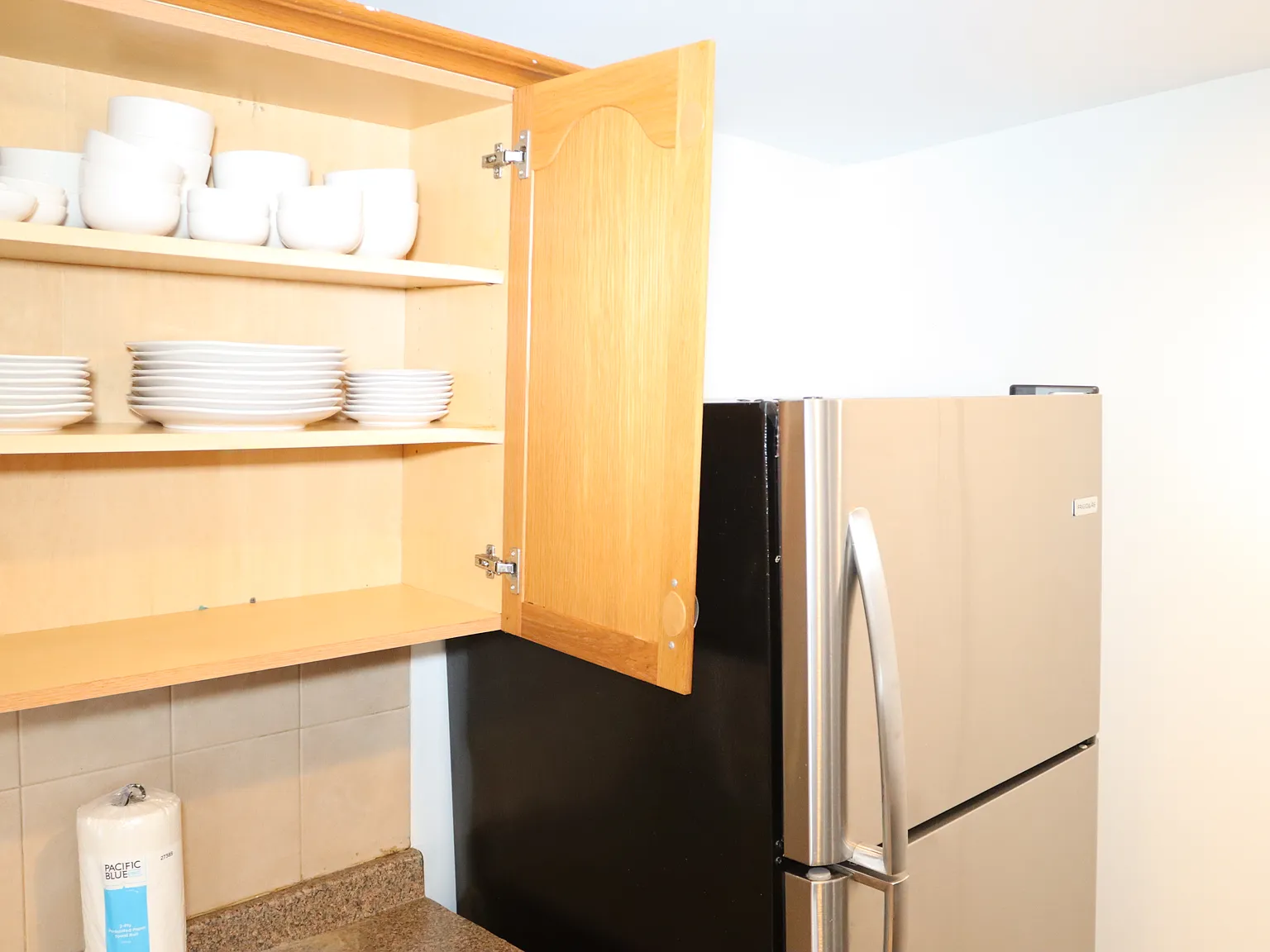 455 Pavonia Ave — Photo 3