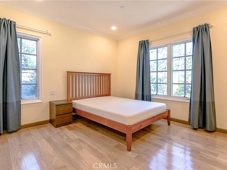 1120 Columbia Rd — Photo 10