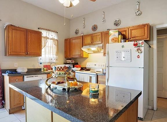 3rd image of 2122 Terpsichore St
