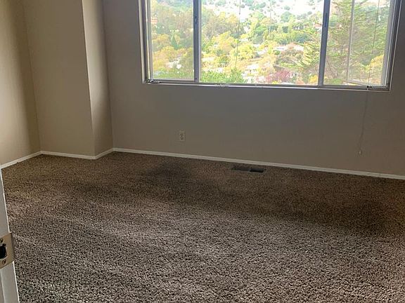 4th image of 14 Circle Dr #2