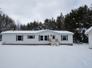 5590 25th Rd, Gladstone, MI 49837