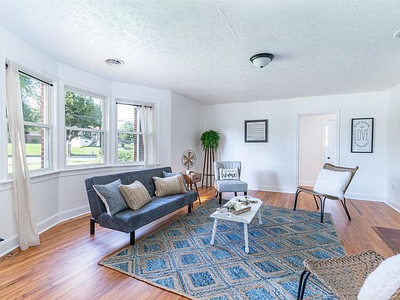 5th image of 4708 Fort Ave