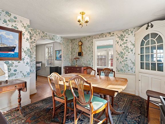 4th image of 32 Grant Rd