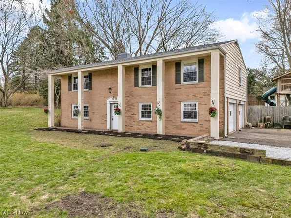 7530 Hillway Ave NW, North Canton, OH 44720