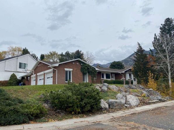 1093 Lamplighter Dr