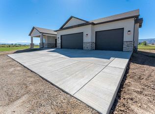 1301 M Rd, Loma, CO 81524