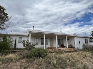 63 Bear Grass Rd, La Luz, NM 88337