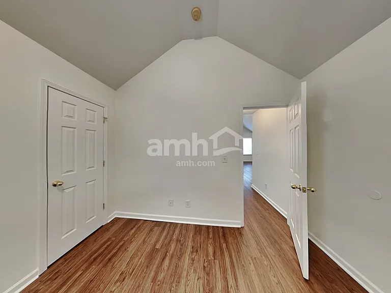 19140 Kanawha Dr — Photo 15