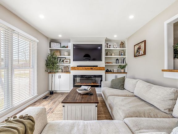 5th image of 2936 Greenview Dr