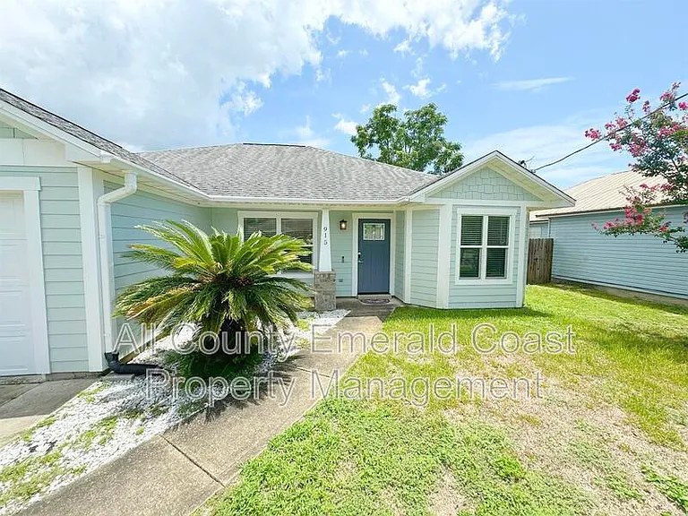 915 Emily Cir — Photo 8