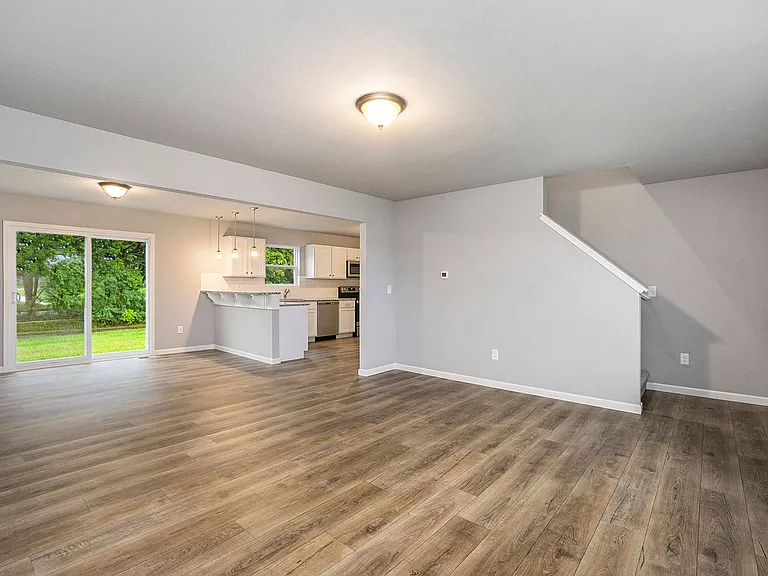 613 Courtyard Pl — Photo 6