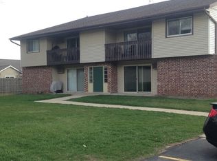 421 Meadowridge Cir #2, Lake Mills, WI