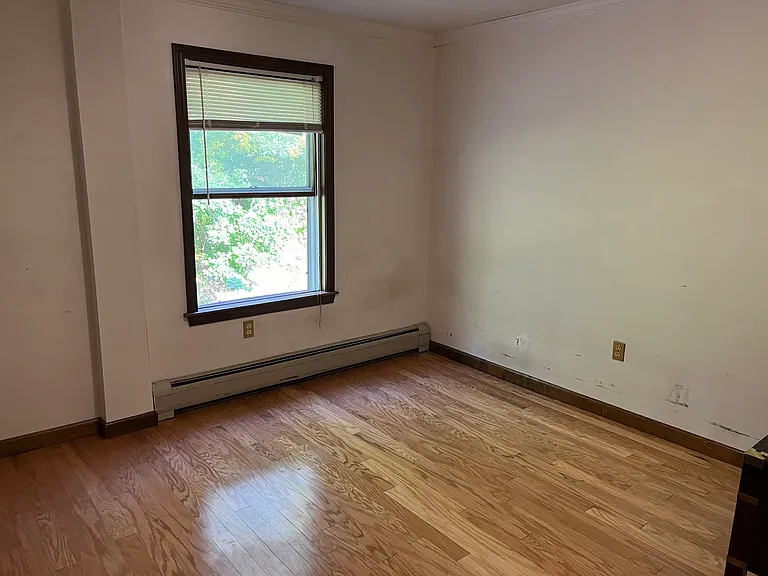 85 Sunderland Rd #7 — Photo 3