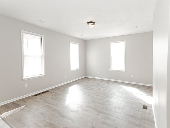 4th image of 659 6th St #1