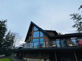 17015 Island View Ln, La Conner, WA 98257