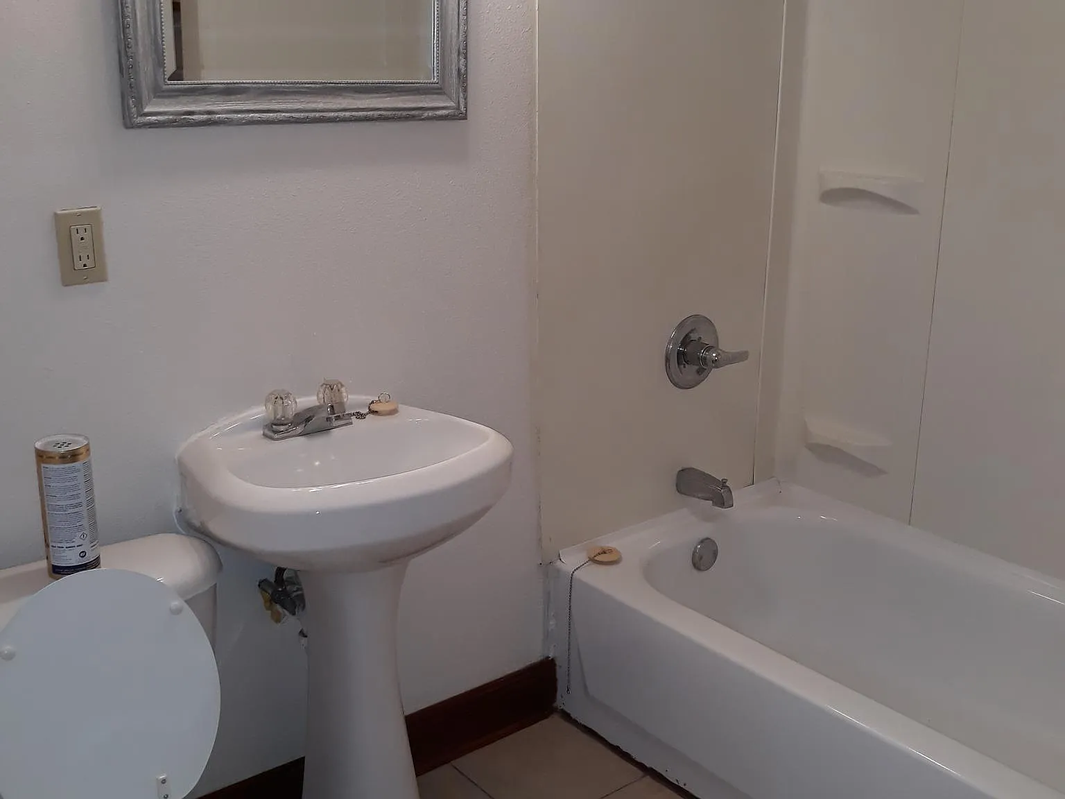 2 bed, 700 sqft, $1,350 — Photo 1