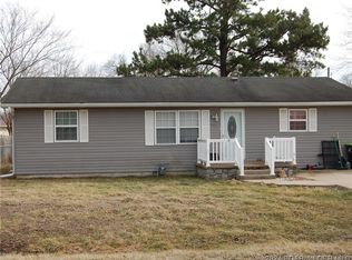 814 Jefferson St N, Versailles, MO 65084