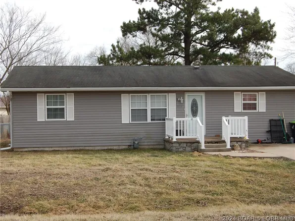 814 Jefferson St N, Versailles, MO 65084