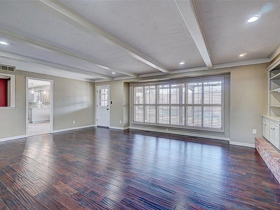 5th image of 8108 Lakehurst Dr