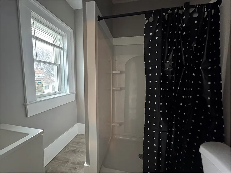 2042 Dewey Ave #3 — Photo 4