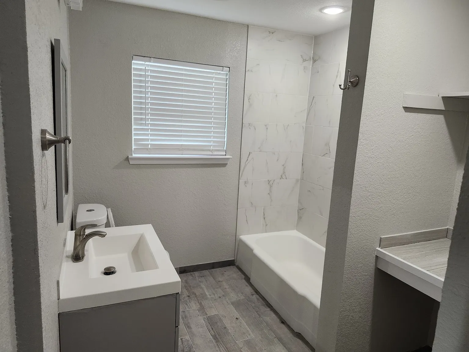 2 bed, 1100 sqft, $1,600 — Photo 3
