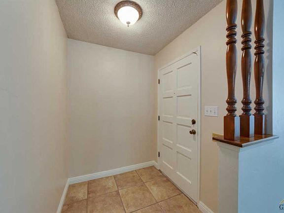 3rd image of 5700 Cypress Point Dr