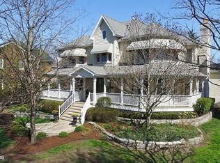 239 E South St, Elmhurst, IL