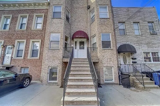 295 New York Ave #1L — Photo 5