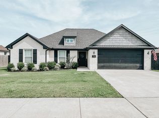 746 Roselawn St, Siloam Springs, AR 72761