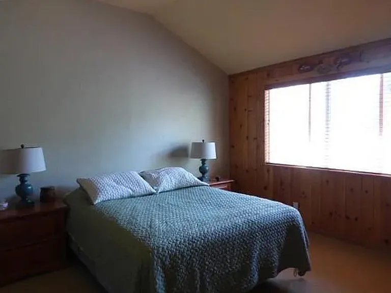 631 Oak Knoll Dr — Photo 6