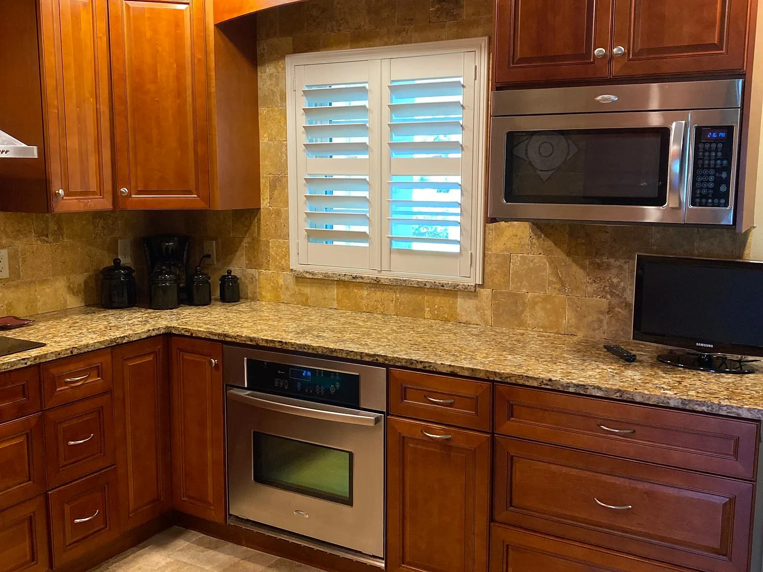 2700 Bayshore Blvd — Photo 2