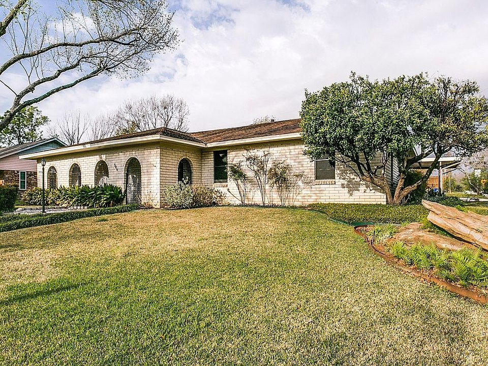 1st image of 306 Bluebonnet Dr