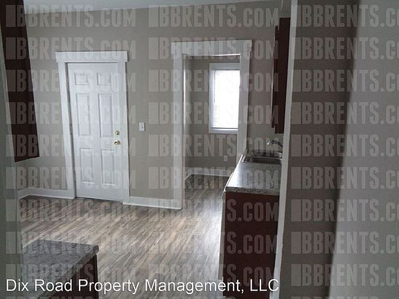 5th image of 1025 Richmond Ave