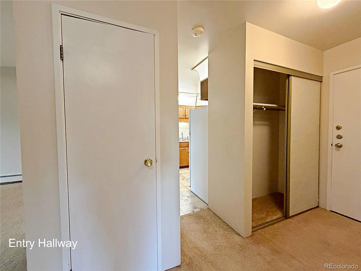 2 bed, 1.0 bath, 930 sqft, $1,600 — Photo 2