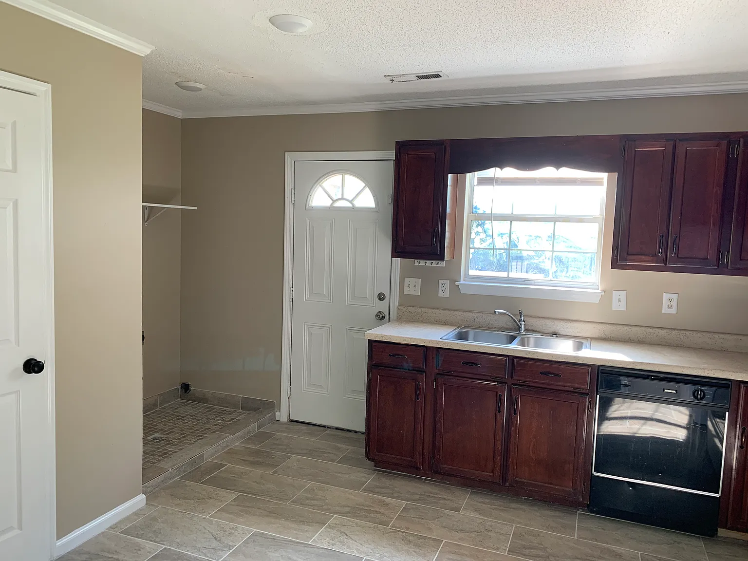 330 Baldwin Street SE — Photo 4