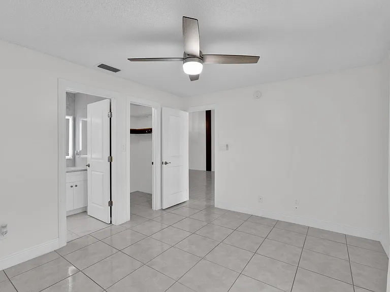 1434 Ravida Cir — Photo 13