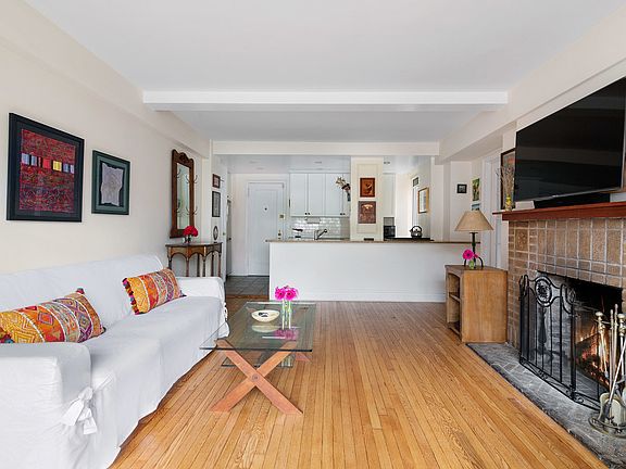3rd image of 61 W 9th St APT 8E