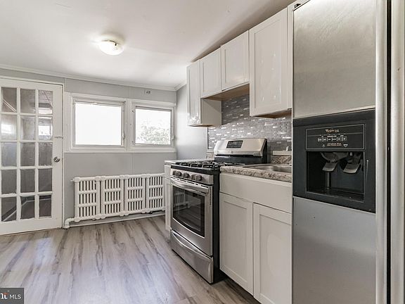 5th image of 2513 E York St