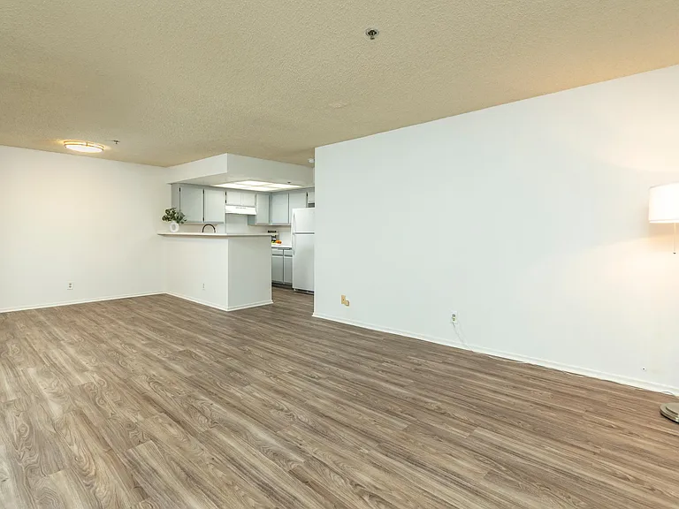 Windrose Place Pasadena — Photo 15