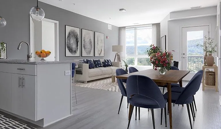 50 Front Luxury Apartments — Photo 7