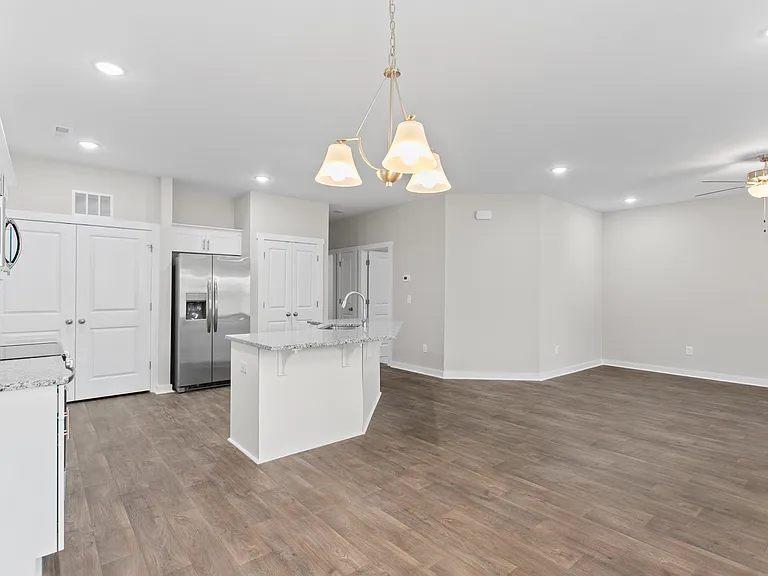 687 N Manning Ave — Photo 12