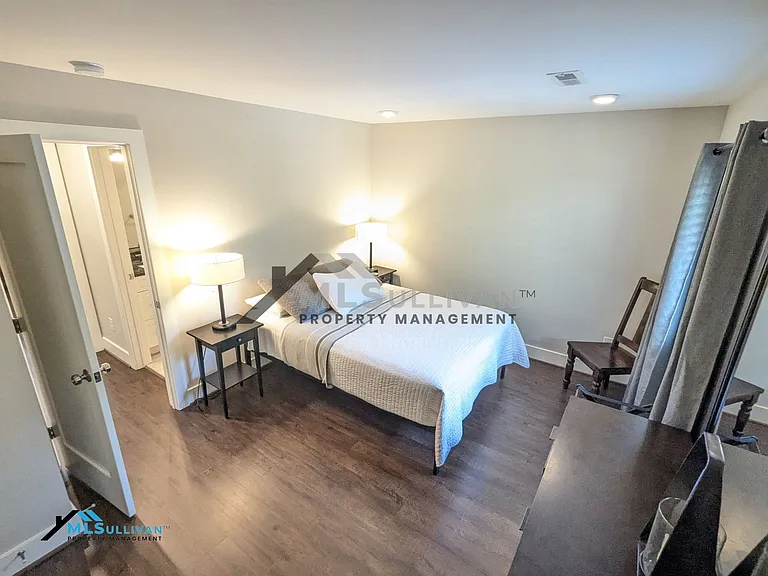 144 E Tryon St #3 — Photo 14