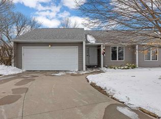 40 Gryn Ct, Iowa City, IA 52246