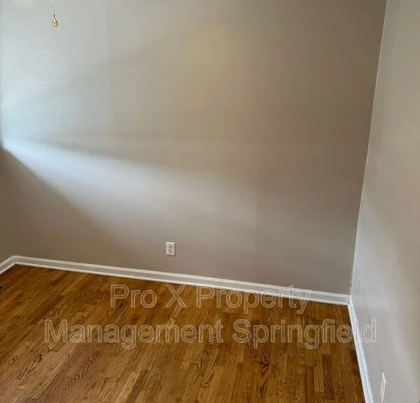 2929 E University St #6 — Photo 12