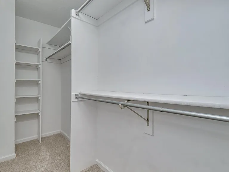 4752 Woodglen Ct — Photo 18